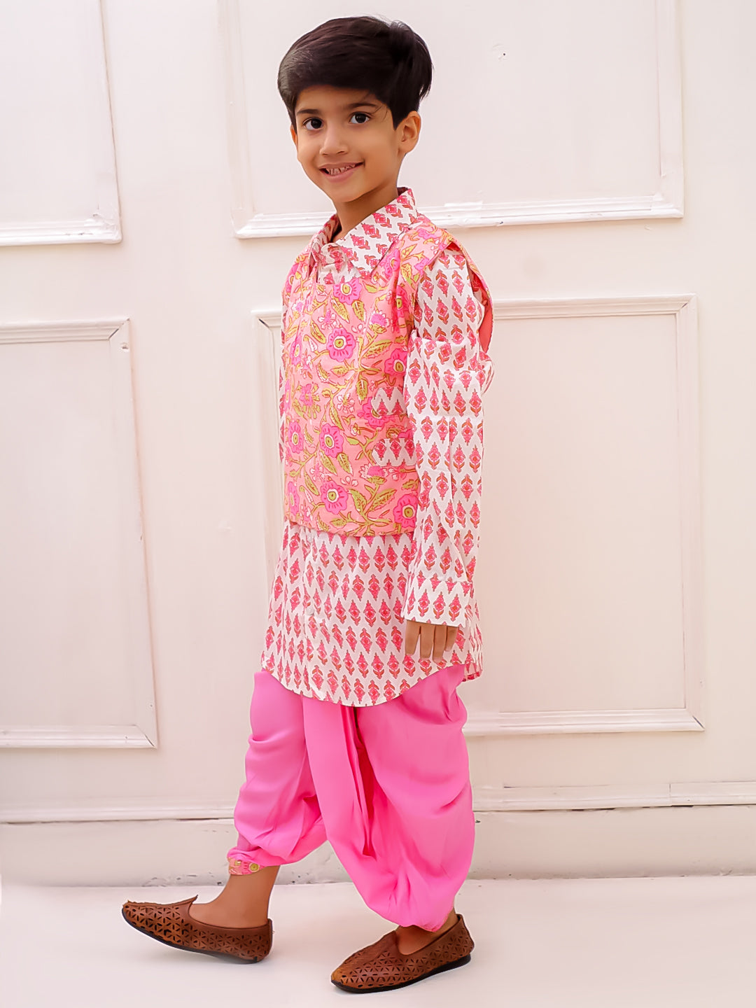Twisha Cotton Sleeveless All over Printed Top with Dhoti - Peach & White