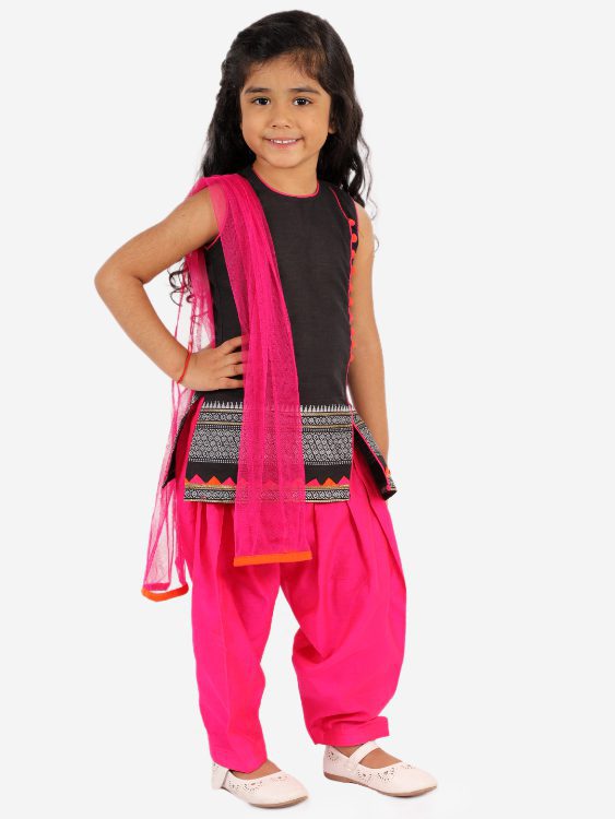 Twisha Girls potlis embellished Kurta Salwar and Dupatta set-Black and Pink