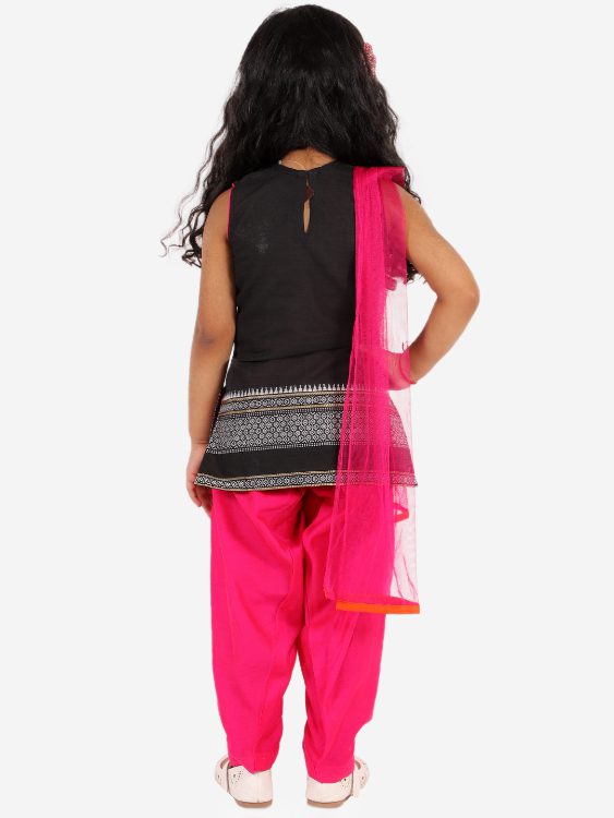 Twisha Girls potlis embellished Kurta Salwar and Dupatta set-Black and Pink